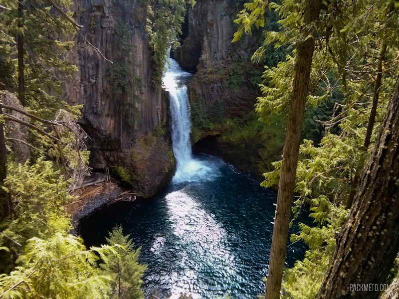 Visiting the Toketee Falls en Route to Crater Lake